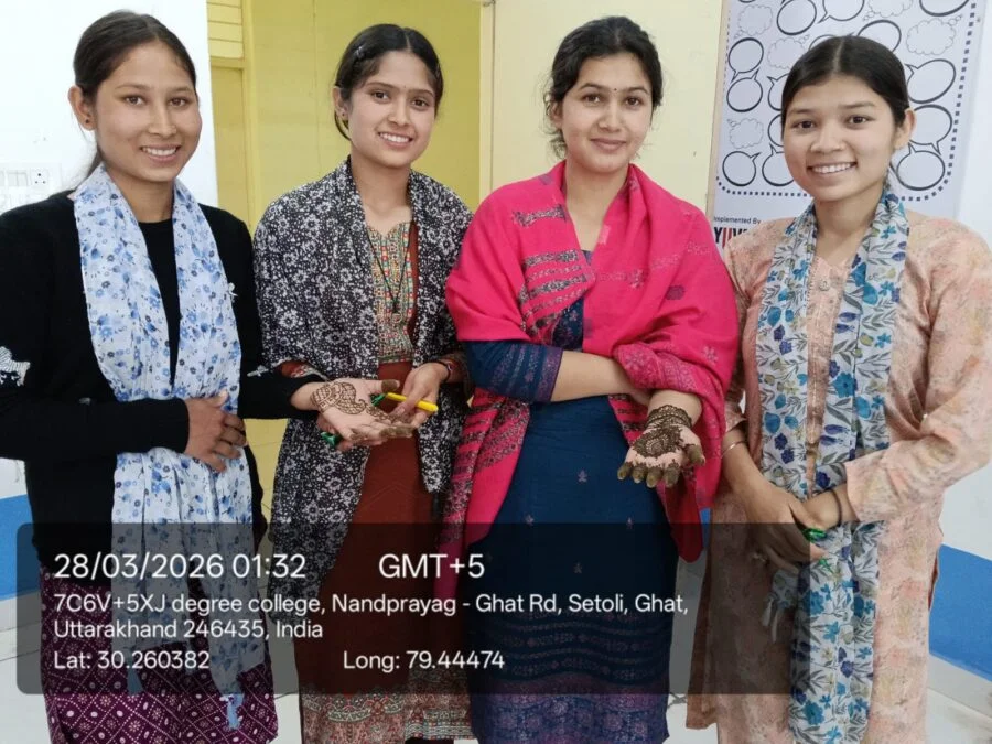 नंदानगर महाविद्यालय में मेहंदी व पोस्टर प्रतियोगिता का आयोजन, छात्रों ने दिखाया रचनात्मक हुनर