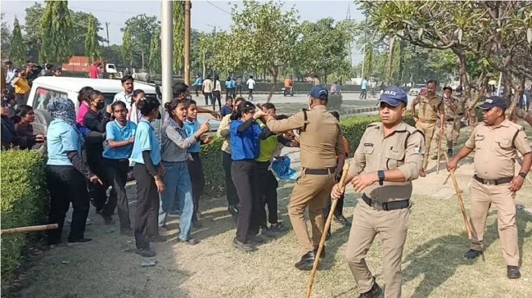 rudrpur-lathicharge.jpg