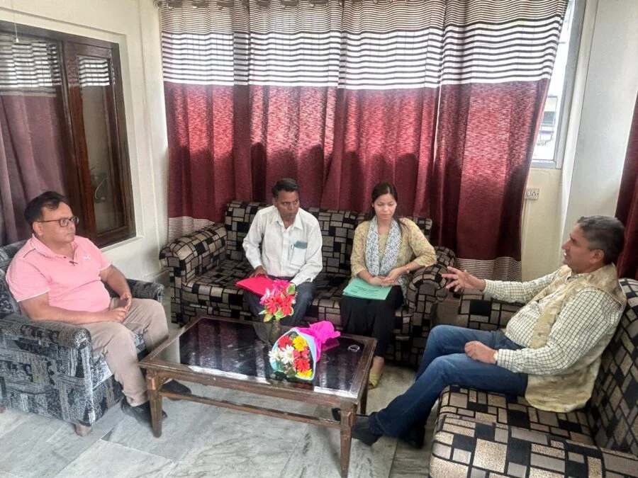 जनगणना कार्यों में न बरतें लापरवाही, समय से पूरा करें हाउस लिस्टिंग कार्य – सचिव दीपक कुमार