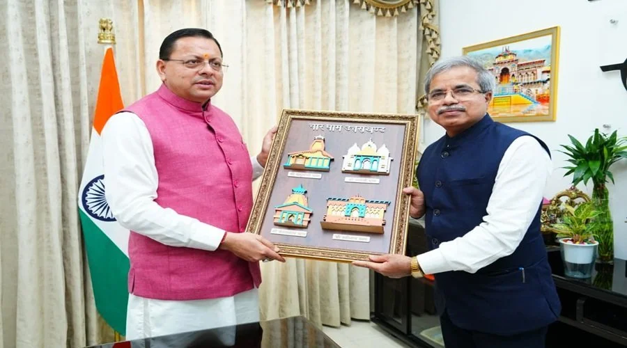 1781864489_cm-dhami-meet-to-ralway-boar-chairman.jpg