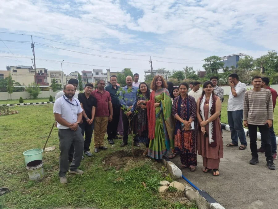 जन सहभागिता से ही होगा पर्यावरण संरक्षण, उत्तराखण्ड अंतरिक्ष उपयोग केंद्र में विश्व पर्यावरण दिवस पर संगोष्ठी आयोजित